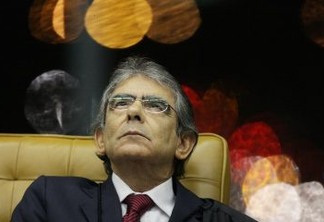 "Judiciário não governa, mas impede o desgoverno", afirma ex-presidente do STF