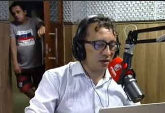 Vereador invade Rádio Correio, bate boca e tenta  intimidar radialista de Sousa que fez comentário sobre seu trabalho na Câmara - VEJA VÍDEO