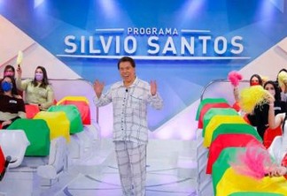 Silvio Santos grava programa de Dia dos Pais vestido de pijama