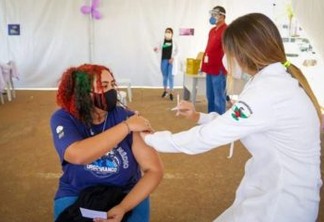 No Brasil, 37,5% da população adulta está vacinada contra Covid-19