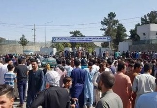 Testemunhas relatam tiros e desespero em tentativa de fuga em massa de Cabul - VEJA VÍDEO