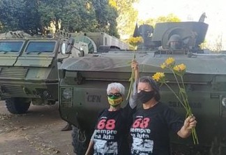 Diante de tanques e blindados, geração 68 protesta com flores em Brasília - VEJA VÍDEO