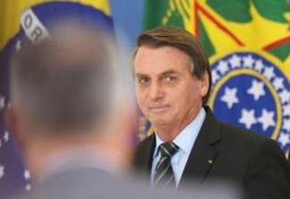 Barroso “apavorou” parlamentares contra voto impresso, diz Bolsonaro