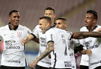 Corinthians vence Bragantino e encerra seca de vitórias no Brasileiro