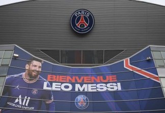Messi participa de primeiro treino no PSG; Mbappé pode antecipar saída
