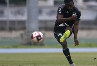 Jogador do Botafogo relata racismo em abordagem policial: 'Tratado como bandido'