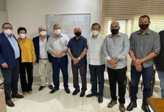 Petistas se encontram com João Azevêdo para articular palanque de Lula na Paraíba