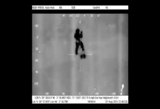 Criança desaparecida é encontrada dormindo em campo por câmera de helicóptero; Veja as imagens