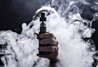 Mundo dos "vapers": influenciadores promovem venda ilegal de cigarro eletrônico nas redes
