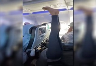 Passageira decide viajar de um jeito não-convencional e chama atenção em voo