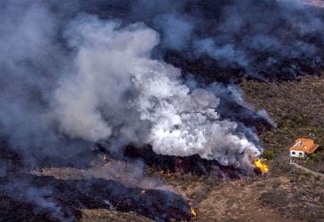 MILAGRE! Casa escapa de rio de lava após erupção de vulcão em La Palma - VEJA VÍDEO