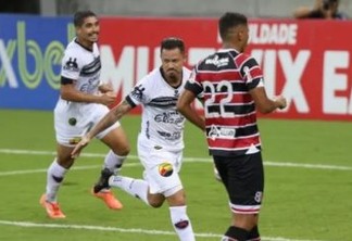 Botafogo-PB e Santa Cruz empatam em 1 a 1 na Arena de Pernambuco