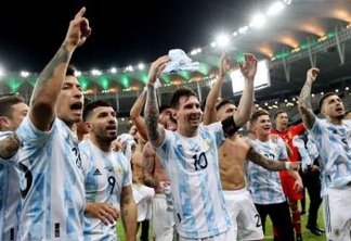 Argentinos comemoram título da Copa América
 10/7/2021    REUTERS/Amanda Perobelli