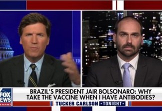EM PROGRAMA: Filho de Bolsonaro chama prefeito de NY de "marxista" após ele criticar o presidente por não ter se vacinado