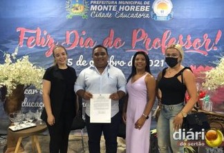 ‘Cidade Educadora': Além do 14º salário, prefeito de Monte Horebe anuncia bolsas de até R$ 6 mil para os professores - VEJA VÍDEO