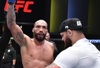 UFC: Cajazeirense Bruno Blindado sobrevive a 3 golpes baixos e vence americano com nocaute espetacular - VEJA VÍDEO
