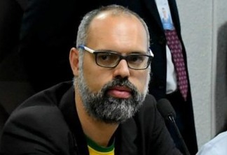 Ministro Alexandre de Moraes determina prisão de blogueiro bolsonarista Allan dos Santos
