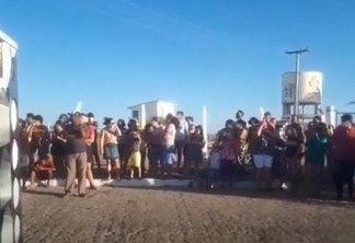 'Olivedos quer água!': Moradores de cidade do Agreste da Paraíba protestam contra falta de água - VEJA VÍDEO 