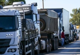 Justiça proíbe bloqueio de estradas por caminhoneiros em 6 estados