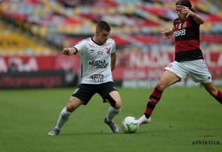 Flamengo marca três vezes no primeiro tempo e vence o Athletico-PR