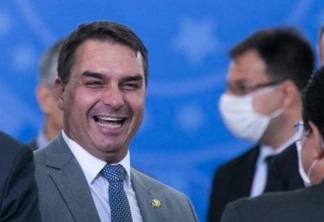 O riso impiedoso do senador Flávio Bolsonaro que ignora o drama de milhares de brasileiros - Por Rui Leitão 