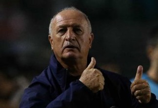 Felipão e elenco do Grêmio se reúnem por quase 2 h após derrota em casa
