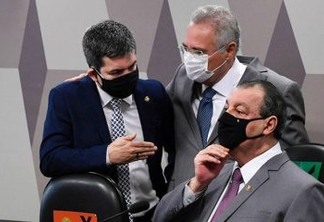 TRIBUNAL INTERNACIONAL: Membros da CPI irão a Haia entregar lista de crimes de Bolsonaro
