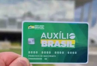 Deputados aprovam remanejamento de R$ 9,3 bi do orçamento para Auxílio Brasil
