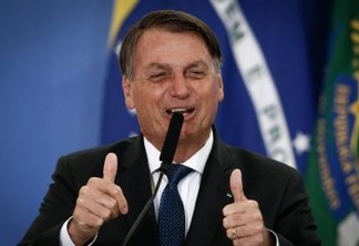 Bolsonaro diz que o Brasil vai bem na economia e alfineta políticos que pediram recursos a Guedes: "Qual político não quer dinheiro?"