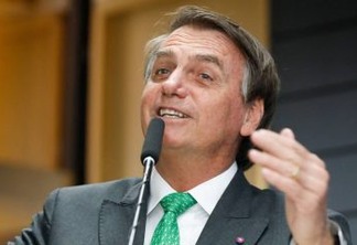Bolsonaro edita decreto que regulamenta Auxílio Brasil
