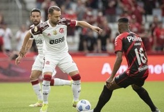 Em jogo atrasado, Flamengo sofre empate nos acréscimos e desperdiça chance de encostar no líder Atlético-MG