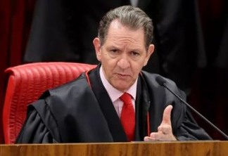 PEC que muda idade para STF abre caminho para Planalto beneficiar aliados, como relator do caso Flavio