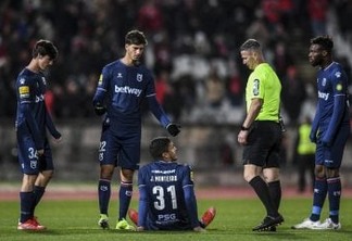 Portugal detecta 13 casos da variante Ômicron em time de futebol