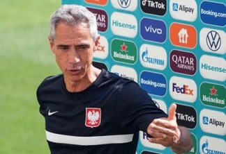 Flamengo acertou com técnico da seleção da Polônia, diz imprensa portuguesa