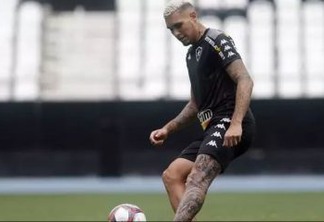 Rafael Navarro celebra chegada ao Palmeiras: 'Muito feliz com esse grande desafio'