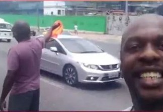 Homem faz sucesso após "narrar" engarrafamento na Avenida Brasil