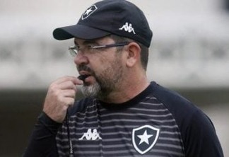 Com contrato renovado, Enderson planeja 2022 no Botafogo: 'Desafio é muito maior'