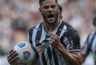 Atlético-MG vence Botafogo e é o novo líder do Brasileirão
