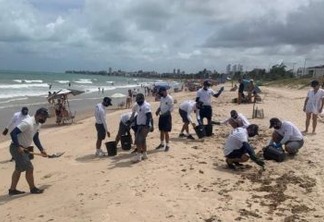 Marinha realiza limpeza de resíduos de óleo no litoral da Paraíba