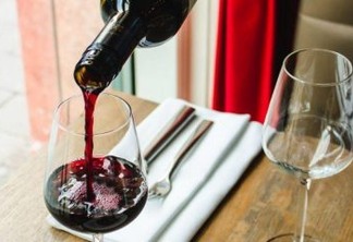 Estudo revela que consumo de vinho tinto tem ação protetora contra a Covid-19