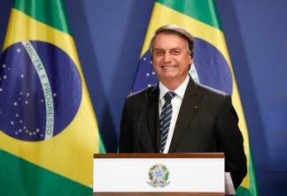 Bolsonaro comenta sobre definição de vice: "Pode ser a Tereza Cristina ou o Braga Netto"