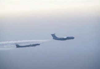 TENSÃO NA EUROPA: caças interceptam aviões russos perto de território da Otan; assista 