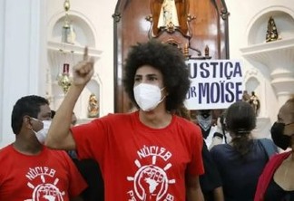 Liderados por vereador petista, militantes de esquerda invadem igreja católica - VEJA VÍDEO