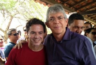 Ricardo Coutinho elogia Veneziano e deixa claro que o senador é o favorito para ser apoiado por Lula: "Tem capacidade de recuperar a Paraíba"
