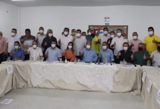 Após reunião, prefeitos do Cariri prometem marchar com João no seu projeto de reeleição