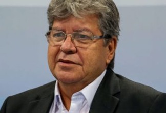 No Sertão, João Azevêdo reage a crítica de oposicionistas: 'balela e conversa mole'