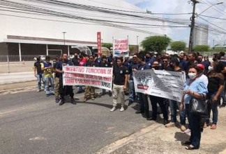 Trabalhadores da Fundac-PB iniciam greve com protesto em frente a instituição - VEJA VÍDEO