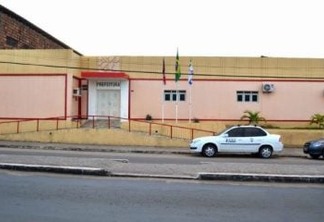 Operação policial prende mulher acusada de usar identidade falsa para ocupar cargo público na prefeitura de Alhandra