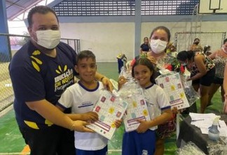 MAIS DE 10 MIL KITS: Prefeitura de Patos inicia entrega de kits de materiais escolares para alunos da Rede Municipal de Ensino