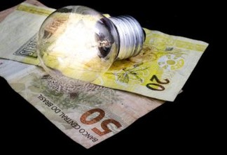 Conta de luz: Governo Federal reajusta bandeiras tarifárias e energia pode ficar até 64% mais cara